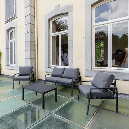 Δωμάτια σε οικογενειακή κατοικία Au Chateau 104 *