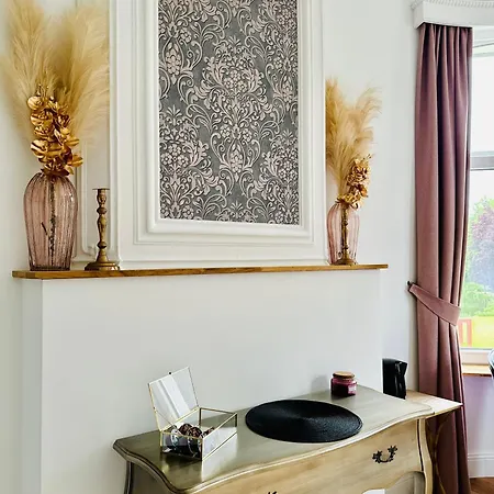 Au Chateau 104 Δωμάτια σε οικογενειακή κατοικία Tinlot